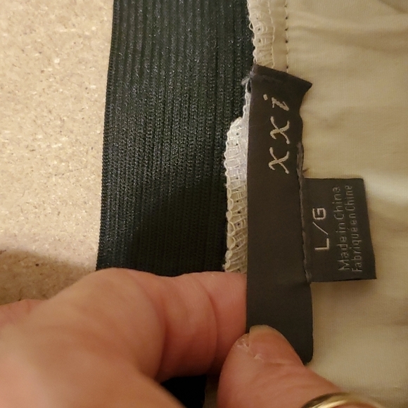 NWOT XXI black lace over cream shell, cut out dress size Large - Picture 6 of 10